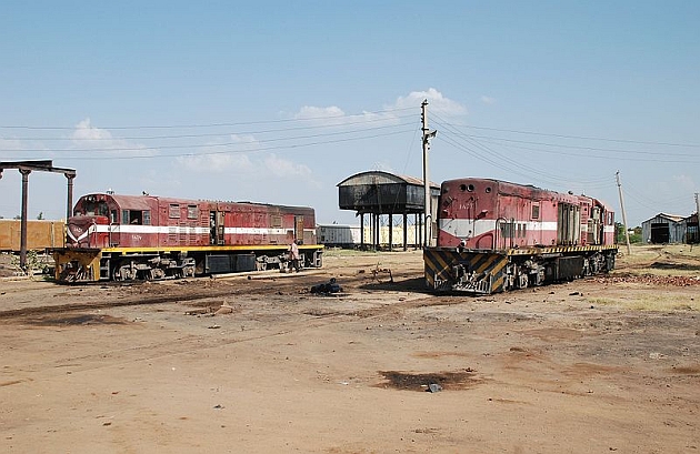 Leselejtezett mozdonyok a szudáni Kostiban. Ezeket kínai mozdonyokkal pótolják.