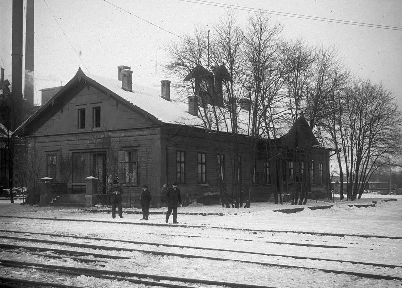 Ilyen volt 1900-ban az erdélyi bányavasút állomása Vajdahunyadon. A képre kattintva galéria nyílik (fotó: Fortepan | Schoch Frigyes)