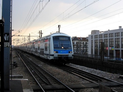 Az RER-nek csak az egyik vonalán járnak a menetrend szerint a szerelvények (fotó: iho.hu archív)