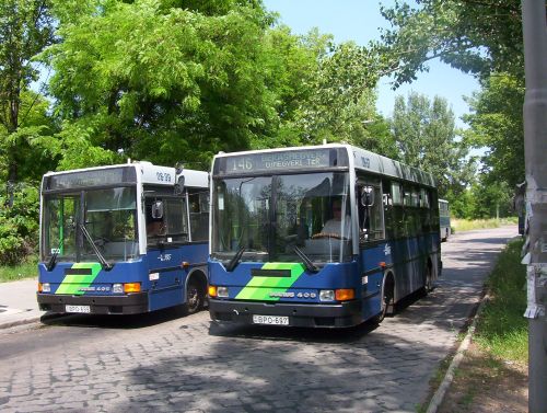 A járműveket nem csak a nehéz pályára küldték. Békásmegyeren a ma már megszűnt 145 és 146-os vonalakon is évekig közlekedtek (A külön nem jelölt képek a szerző felvételei)