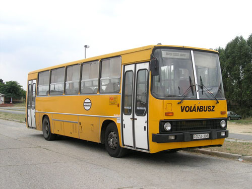 Az egyik volt repülőtéri 260.32R átfényezve, helyközi viszonylaton (fotó: Könözsi Gábor)