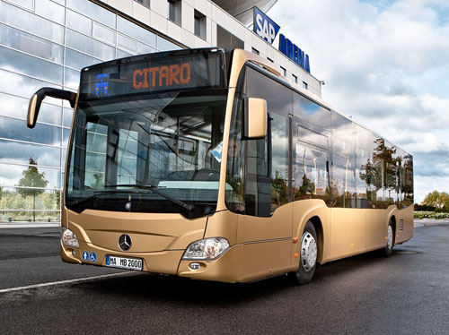Az új busz legmarkánsabb eleme a megújult homlokfal