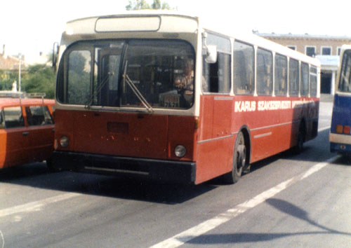 Az Ikarus mozgó könyvtára a gyár előtti téren
