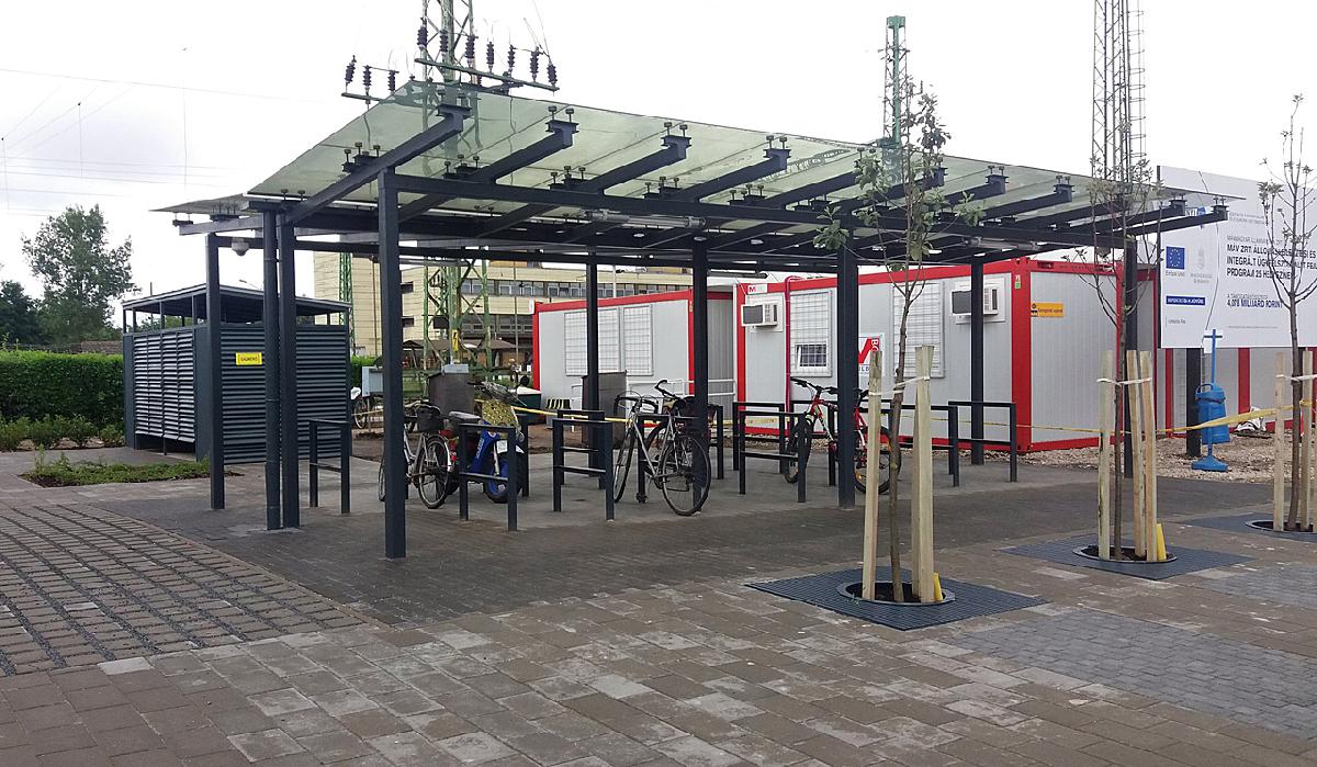 Balatonszentgyörgyön fedett parkolót építettek a kerékpárok tárolására