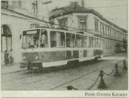 A cseh gyártó partner által kipróbálásra átadott villamos Szegeden (Délmagyarország-archív – Gyenes Kálmán felvétele a szerző gyűjteményéből)