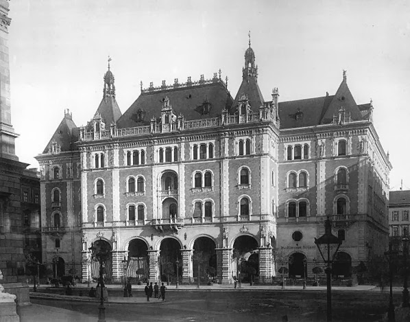 A MÁV Nyugdíjintézetének épülete 1890-ben