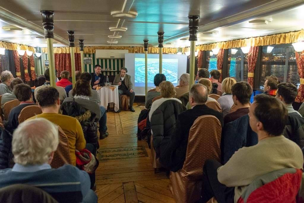 A Hajóhíd Estéken beszélt az igazgató a várható fejleményekről (fotó: Közlekedési Múzeum Facebook-oldala)