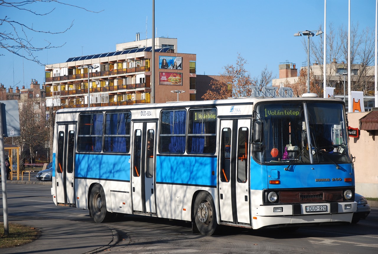 Újra vannak kékségek Békéscsabán. A helyi üzemhez 2016-ban nem érkezett új autóbusz