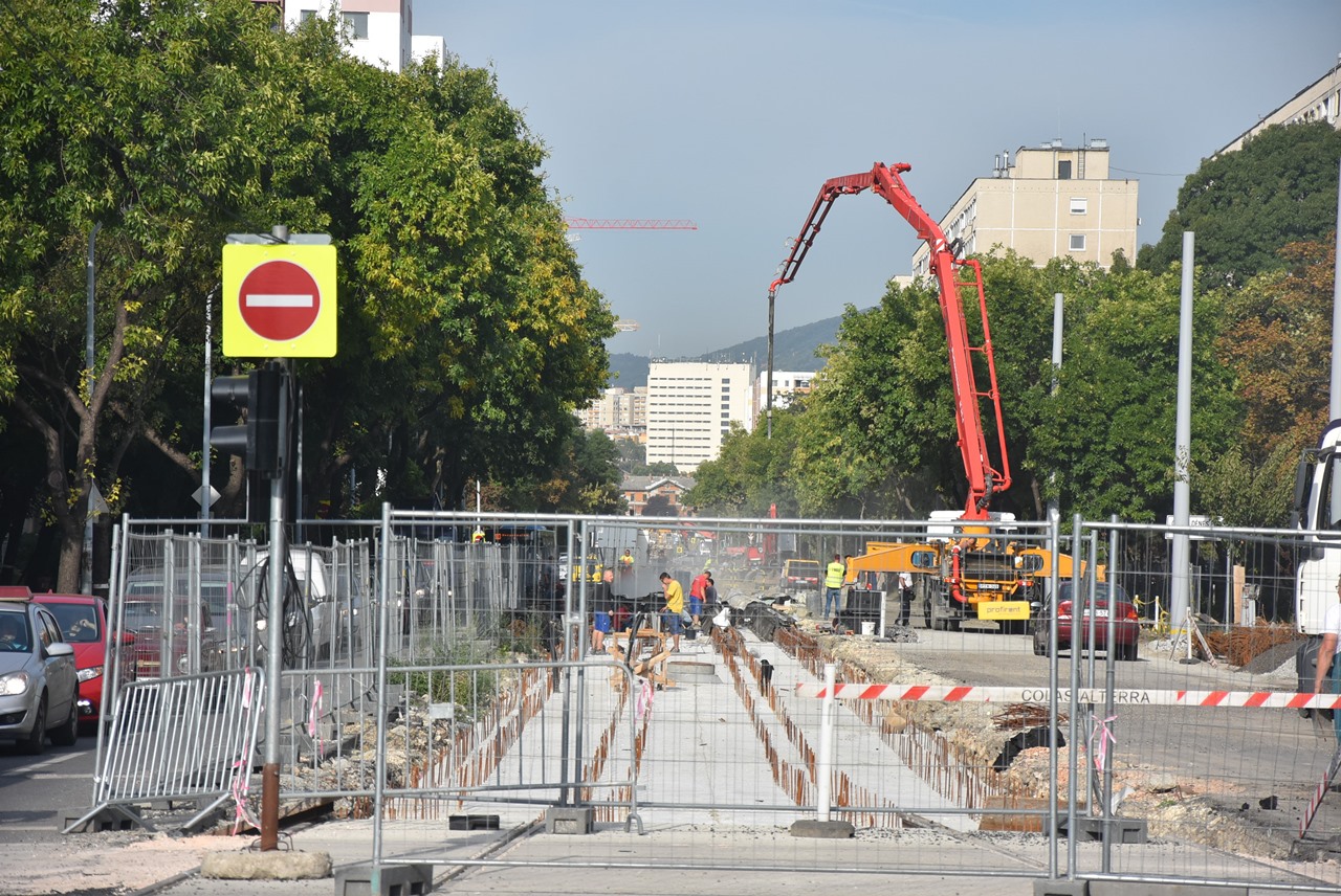 Az építkezés az Etele úton 2018. októberében (fotók: Bohus Dávid)<br>A képre kattintva galéria nyílik