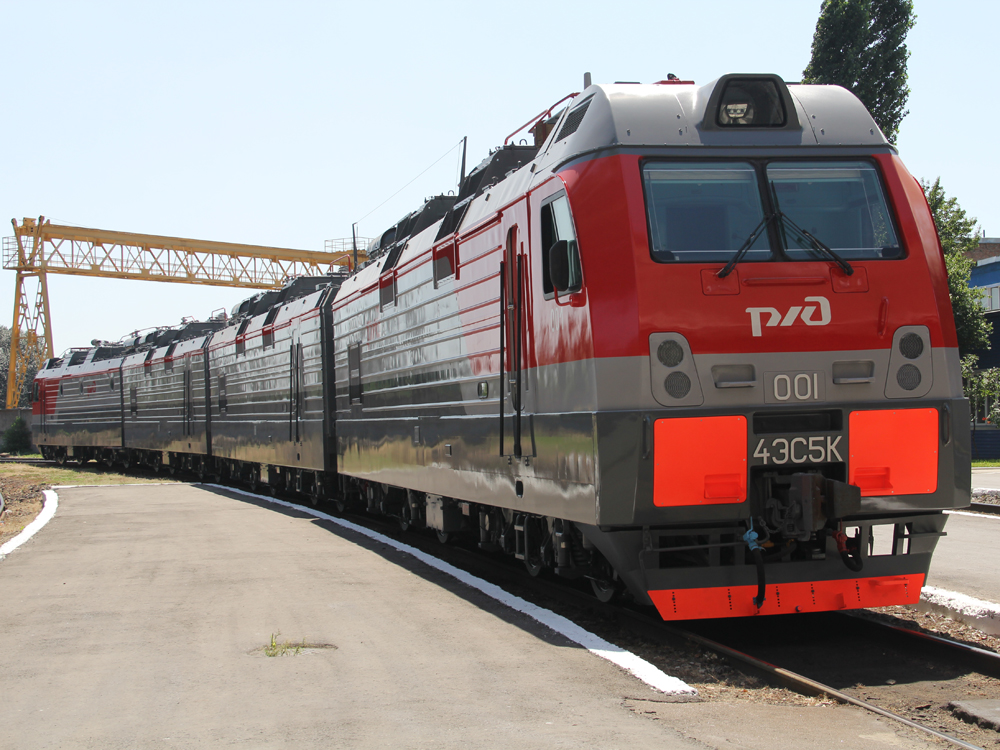 A világ legerősebb váltóáramú villamos mozdonya a Bajkál-Amur fővonalon vontat majd 9000 tonnás tehervonatokat<br>(forrás: Railway Gazette)