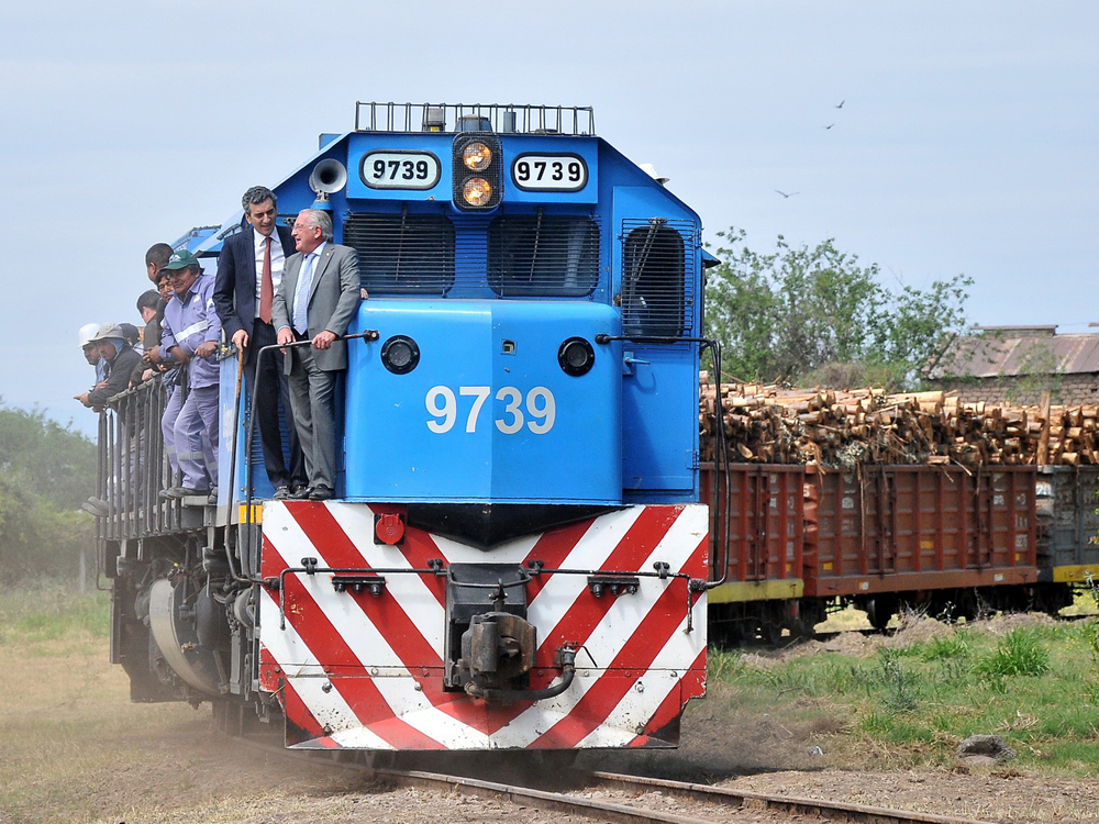 A méteres nyomközű Belgrano Cargas-hálózat első felújított szakaszának őszi átadását követően száz kínai CSR-dízelmozdony és 3500, szintén kínai tehervagon érkezhet<br>(fotó: Railway Gazette)