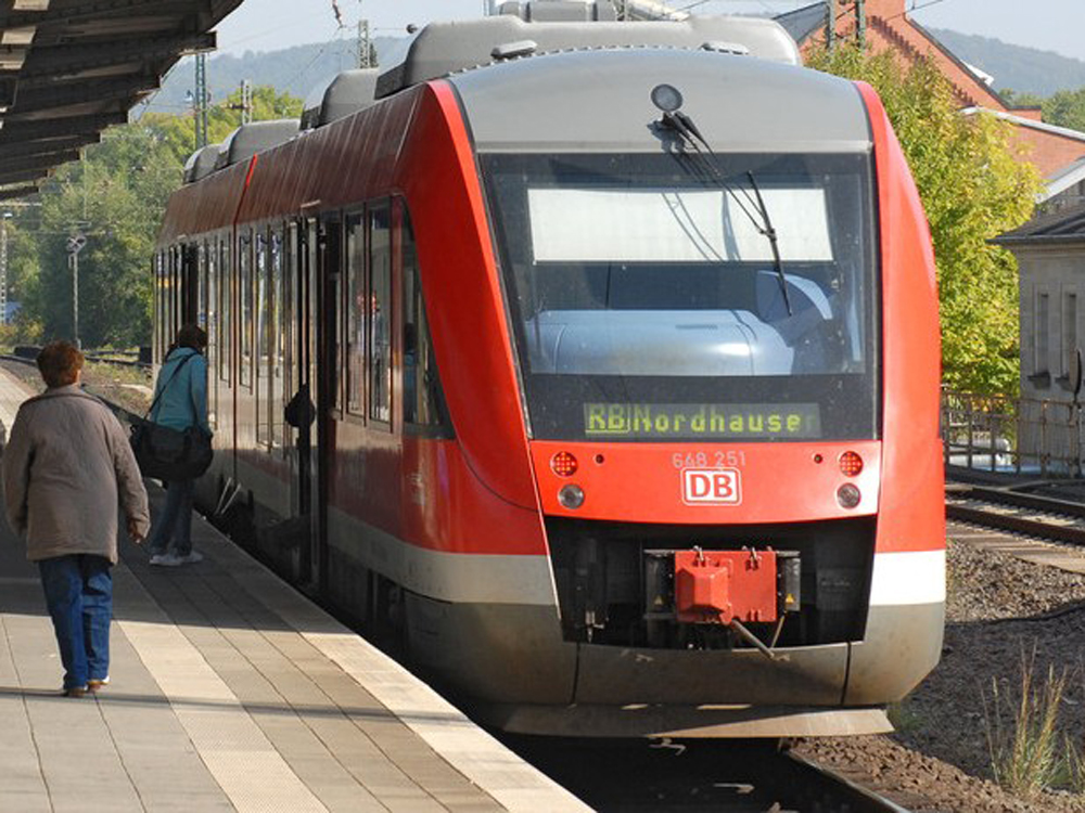 A DB Regio tizenöt évvel hosszabbította meg szolgáltatási szerződését az alsó-szászországi dízelhálózaton. 2015 végére a 648-as sorozatú Alstom-motorvonatok is belső ráncfelvarrást kapnak<br>(forrás: Railway Gazette)