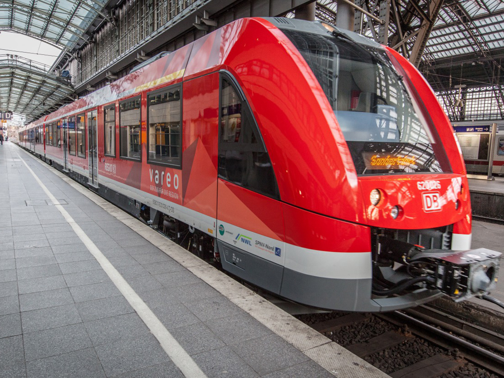 Pár hónap csúszással ugyan, de forgalomba állnak a DB Regio NRW Coradia LINT-vonatai a Vareo-hálózaton<br>(fotók: Alstom)