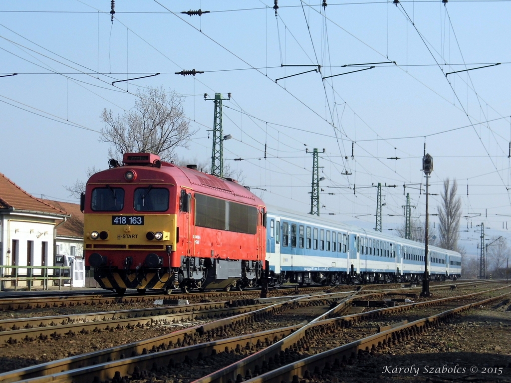 Hiába a hibrid-rendszer, a gyorsvonati utasoknak Miskolcon át kell majd szállni (a szerző felvétele)