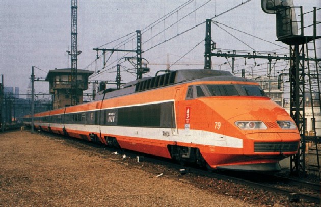 Az egyik első TGV-szerelvény<br>(fotó: trainsdumonde.chez-alice.fr)