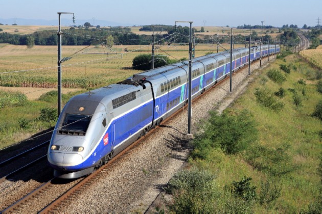Az emeletes TGV-szerelvények összekapcsolásával ezernél is többen utazhatnak egy vonaton<br>(forrás: railteam.co.uk)
