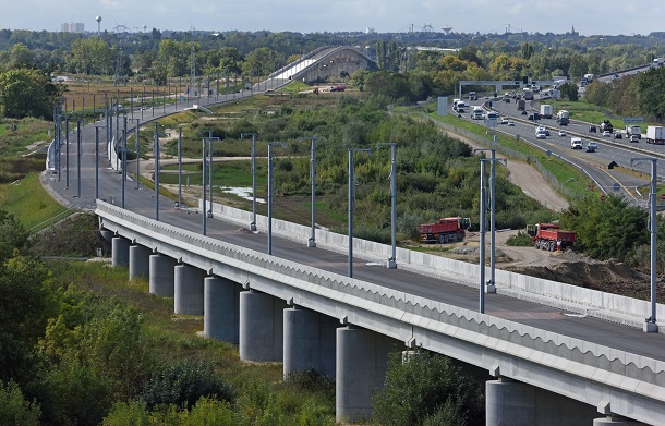 A legújabb - időközben már átadott - nagysebességű vasútvonal építése Tours és Bordeaux között