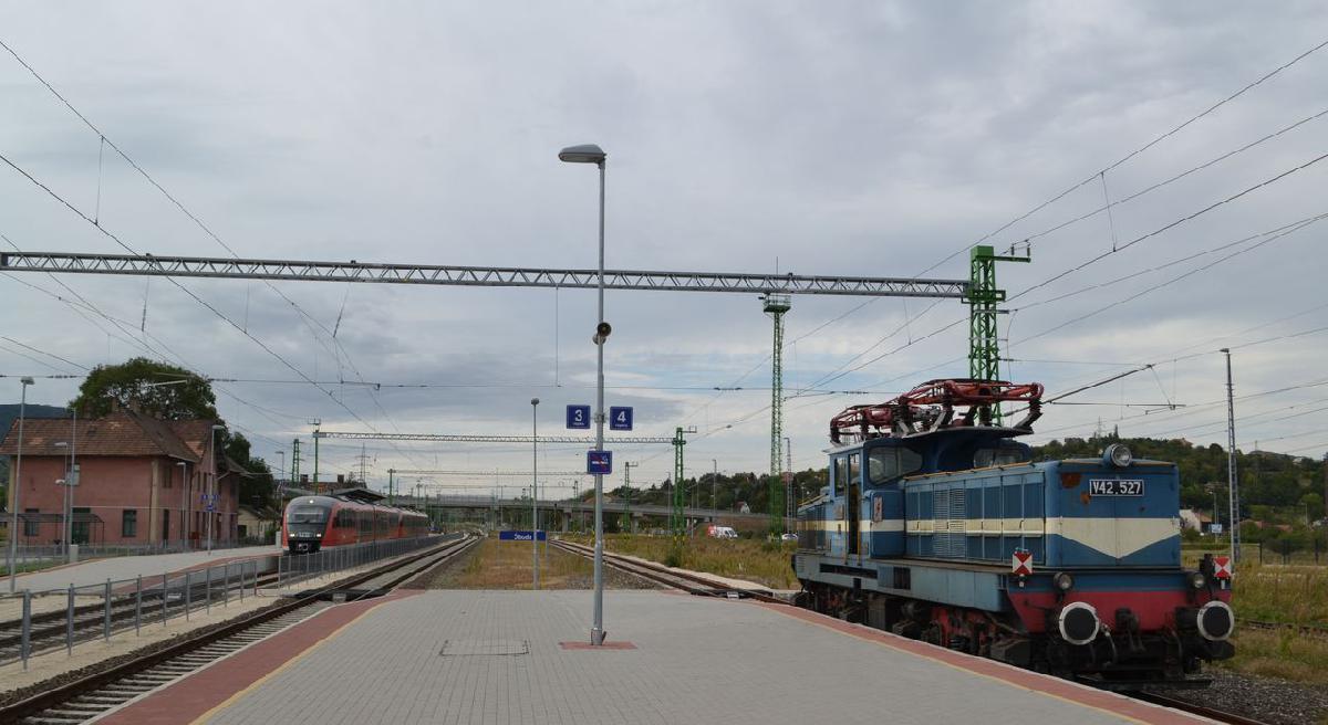 Szeptember közepén először jár önerőből villamos mozdony az esztergomi vonalon (fotó: Kadocsa Gyula)