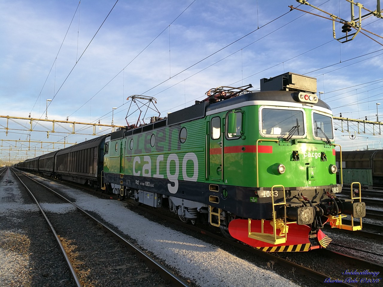 Az induló 5550-es számú vonat élén a 1083-as géppel