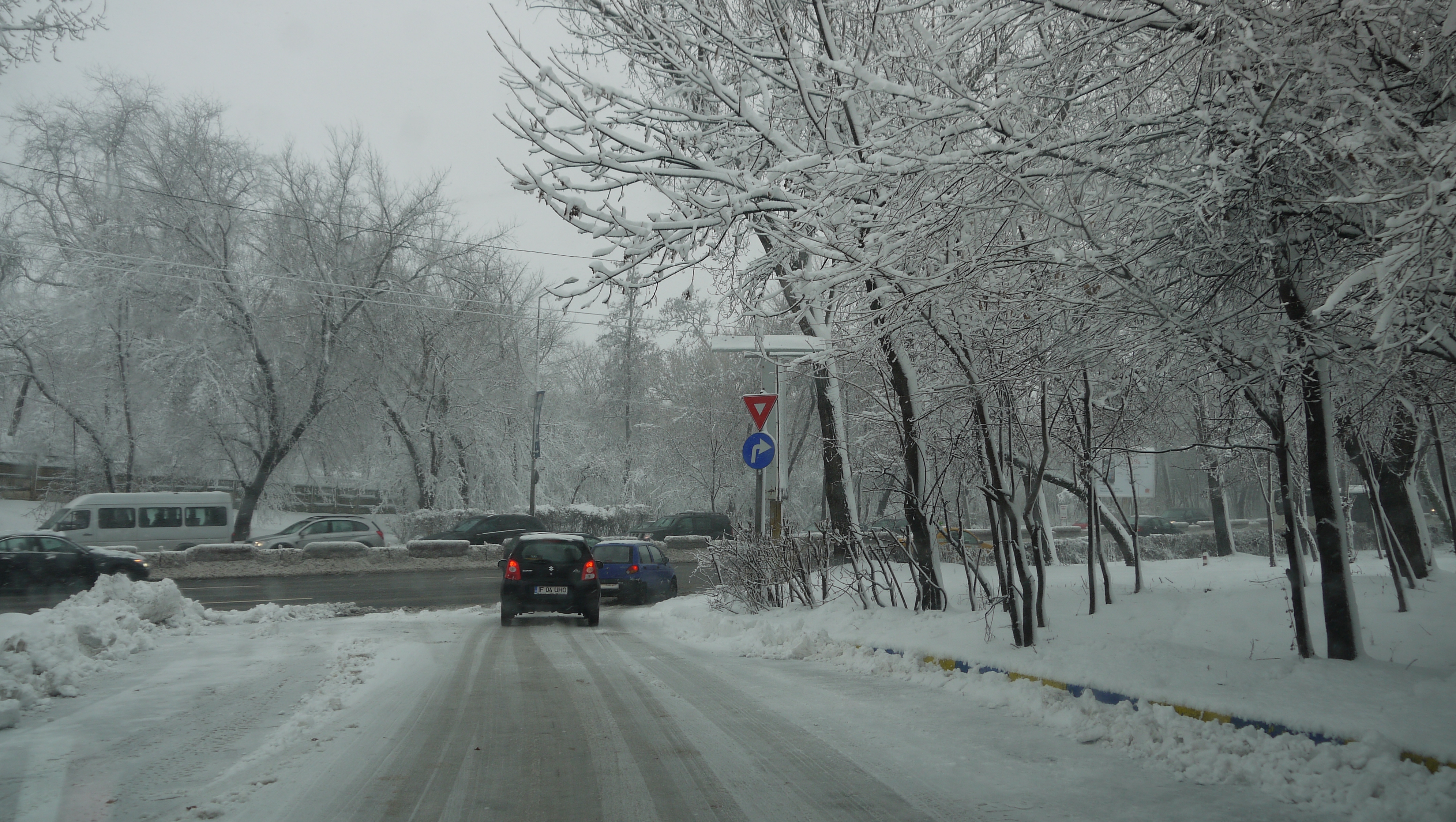 Bukarestben is tekintélyes mennyiségű hó hullott az éjszaka </br> (A kép forrása: Realitatea.net)