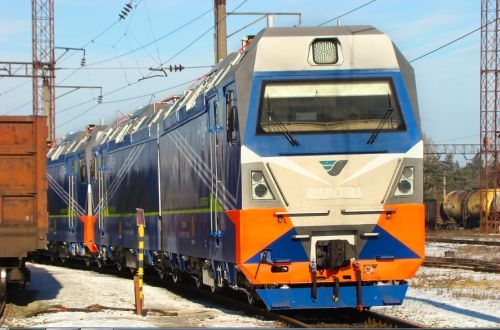 Az első három 2ESZ10-est december közepén vette át az Ukrán Vasutak. Az ötvengépes sorozat főleg nehéz tehervonatokat továbbít majd<br>(forrás: IRJ)