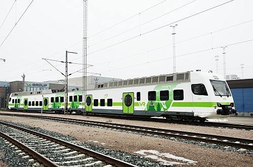 A fehér alapszínű, zöld mintájú új festés az elsődleges külső változás az Sm4-eseken<br>(fotók: Kirsi Tuura)