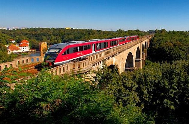 A németországi Drezdát és a Lengyelországban található Wroclawot összekötő, 2009-ben újraindított közvetlen nemzetközi vasúti kapcsolat ismét leállt a lengyel partner visszakozása miatt. A DB Regio máris keresi a lehetőségeket a folytatásra.<br>(fotó: IRJ)