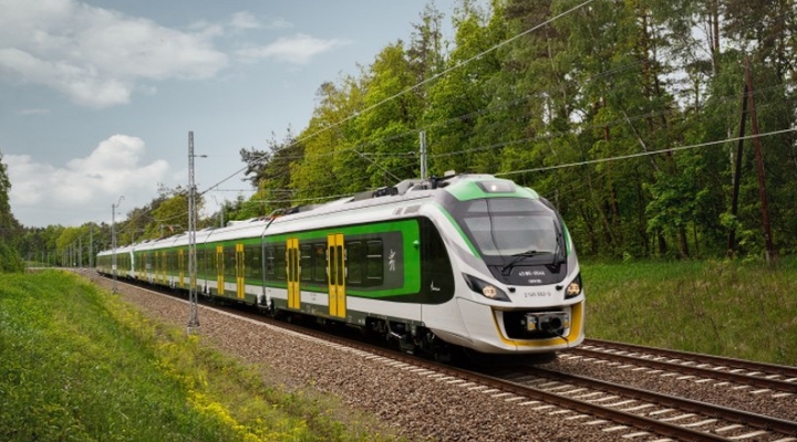 Átvette első Impuls-motorvonatát a lengyel Koleje Mazowieckie<br>(fotók: Global Rail News)