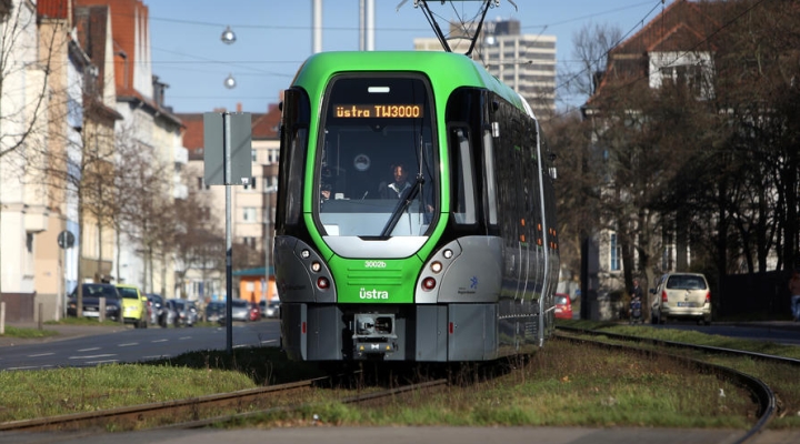 Hannover eddig száz TW3000-es kocsit rendelt a Vossloh Kiepe és az Alstom konzorciumától. Az első villamosok műszaki gondok miatt csak egy évvel az átvétel után állhattak forgalomba<br>(fotó: Global Rail News)