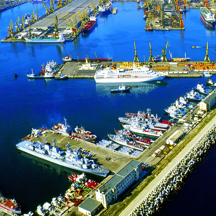 Konstanca kikötőjének egy része madártávlatból<br>(fotó: The International Association of Ports and Harbors)