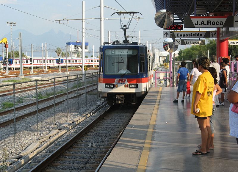 A CAF régebbi szerelvényei után huszonkét új vonat érkezhet a Metrorrey hálózatára, azon belül is az új hármas vonalra<br>(fotó: Omaaar, Wikipedia) 