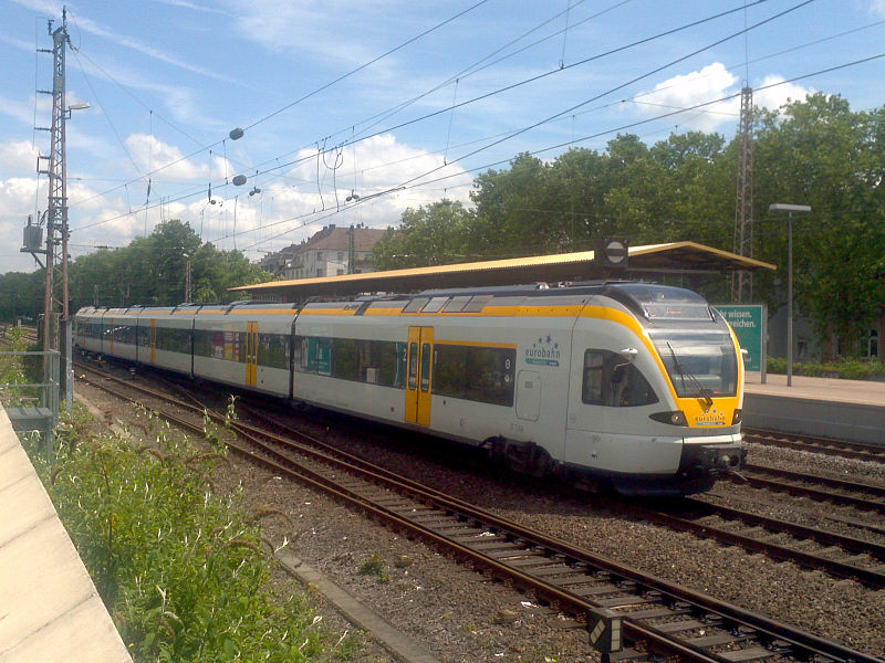 Terjeszkedik a Keolis-leány Eurobahn: 2017-től átveszi az öt regionális vonalból álló Teutoburg Wald-hálózatot a jelenlegi szolgáltatók Flirtjeivel együtt, de új Flirt 3-as motorvonatok is érkeznek a Hollandiába való átjáráshoz<br>(fotó: Wikipedia)