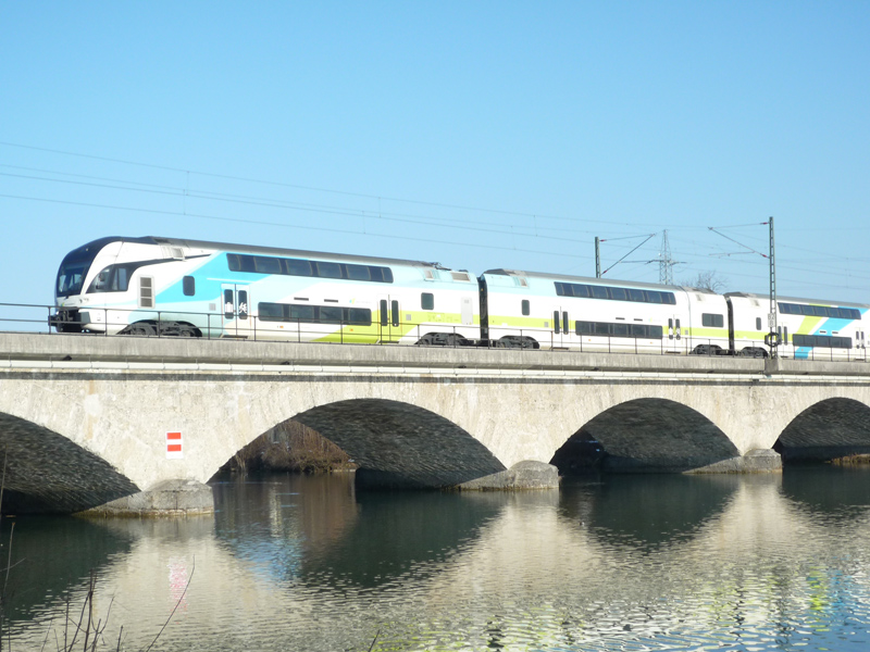 Az osztrák Westbahn a meglévő hatrészes KISS-ei mellé újabb tíz, de már négyrészes emeletes motorvonatot vásárol a svájci Stadlertől<br>(fotó: Railway Gazette)