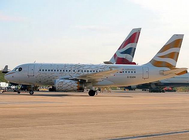 A British Airways egyik Airbus A319-ese új köntösében<br>(fotó: BA)