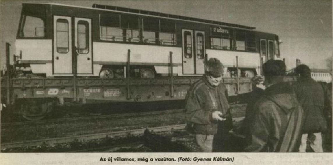 Az egyirányú bengálikat leváltó első Tatra T6A2H vasúti érkezését örökítette meg Gyenes Kálmán, a Délmagyarország fotóriportere (a kép a szerző gyűjteményéből származik, Délmagyarország-archív)