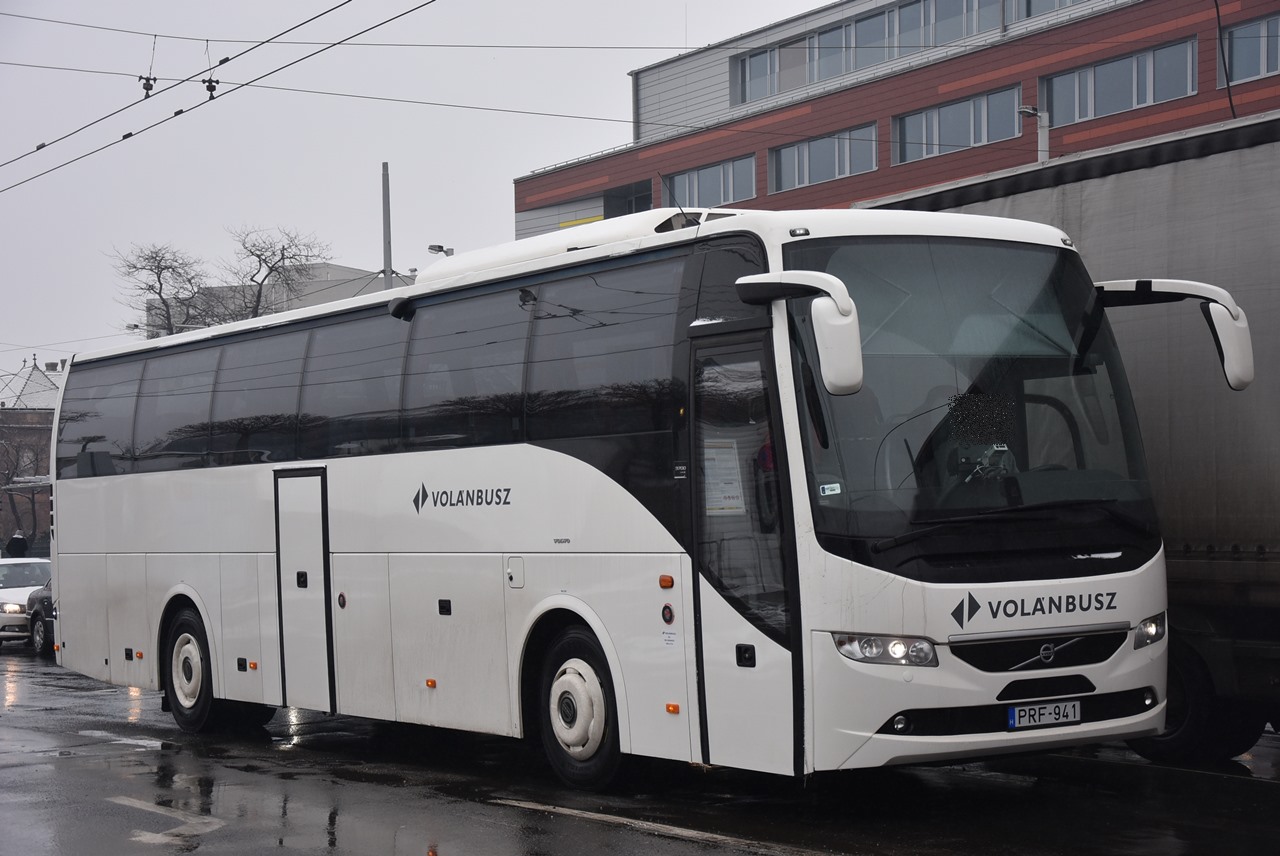 A tizenhat Volánbuszos Volvo a Népligetből induló távolsági járatokon állt munkába