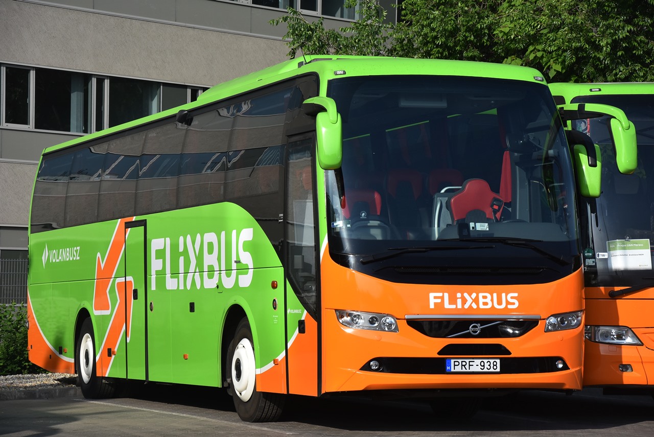 A Flixbus nemzetközi hálózatában közlekedő volánbuszos Volvók arculatos megjelenést kaptak