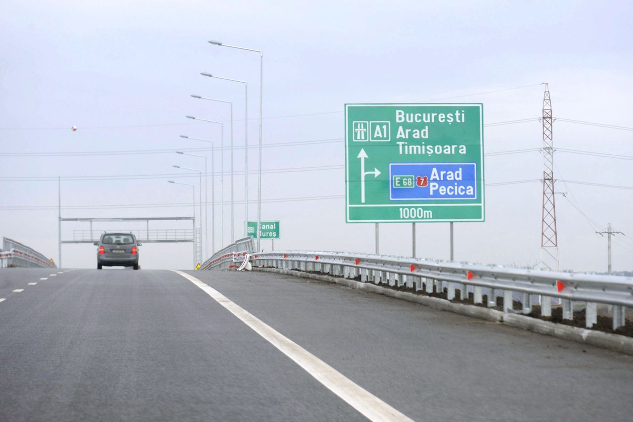 Itt és így tart az autópálya Romániában. A képre kattintva galéria nyílik (fotók: MTI/Kelemen Zoltán Gergely)