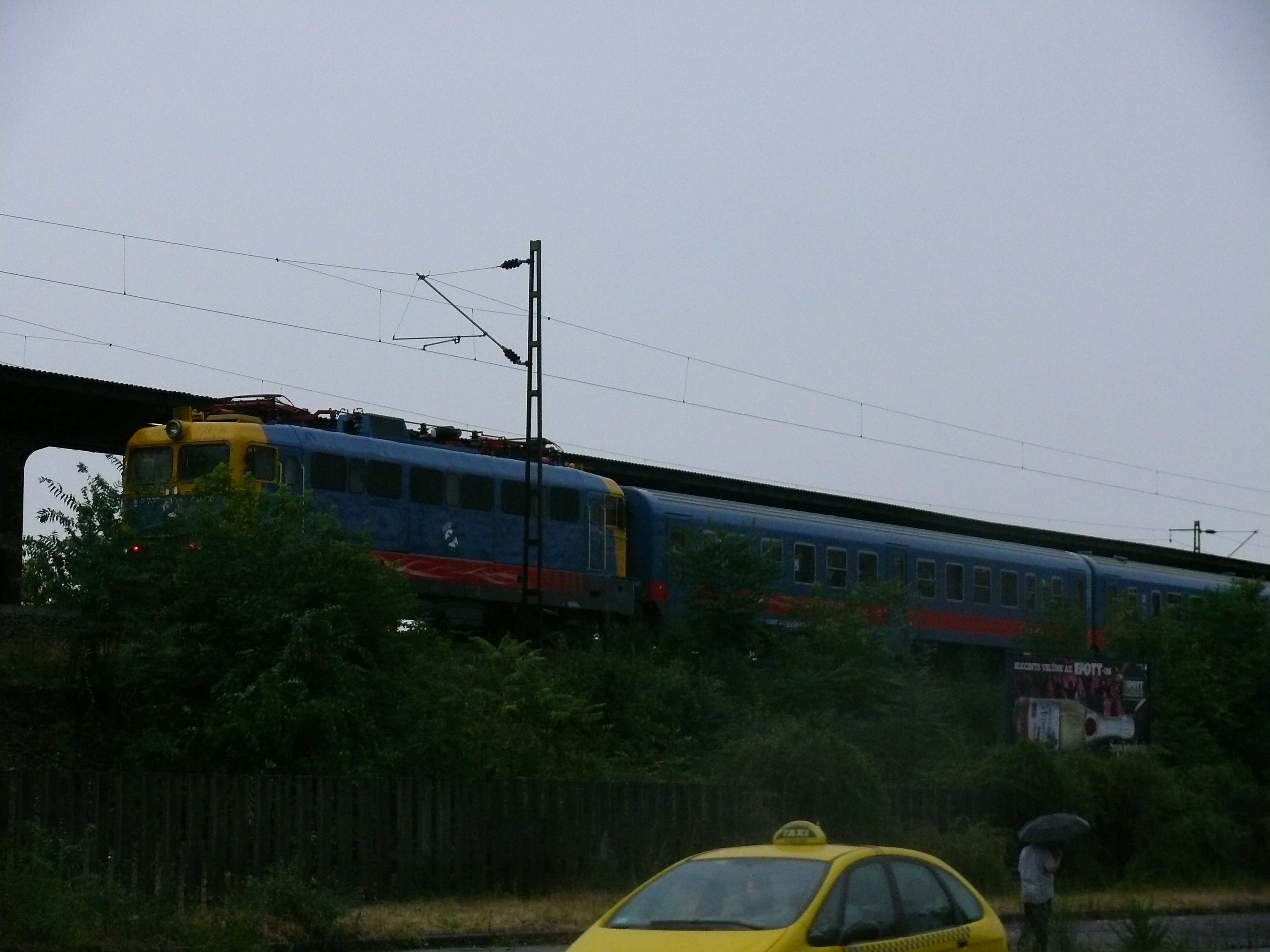 Veszteglő vonat Kőbánya alsón<br>(fotó: Kemsei Zoltán)