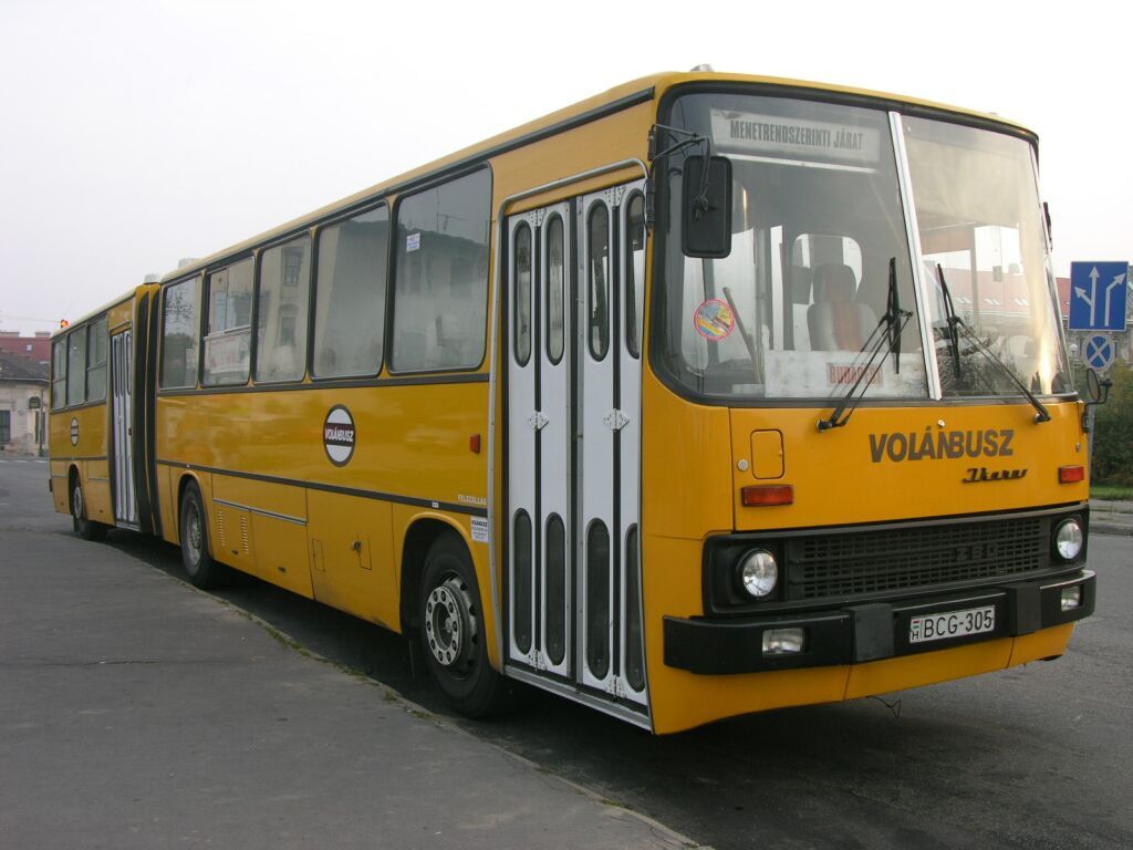 Az utolsó Volánbuszos ráncajtós autóbusz 2007. októberében Újpest Városkapu északi végállomásán (a képre kattintva galéria nyílik a szerző fotóiból)