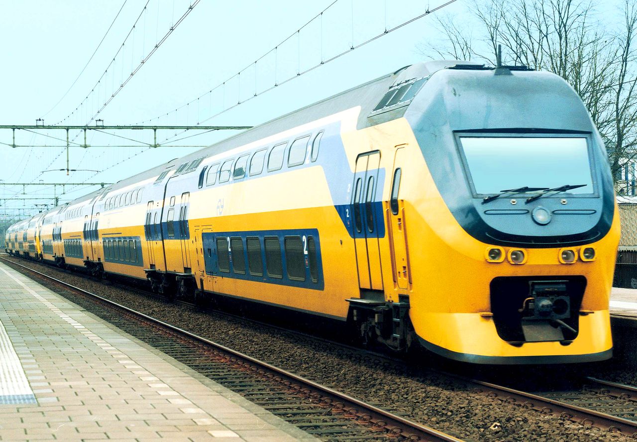 A holland NS Reizigers sokat emlegetett, a Bombardier-től származó emeletes vonatai korábbi beszerzésűek, ezek már nem szerepelnek a gyár kínálatában, viszont 108,56 méter hosszukhoz 407 ülő utas társult
