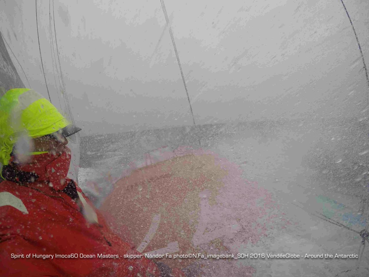 Onboard felvétel: Fa Nándor az Antarktisz körül