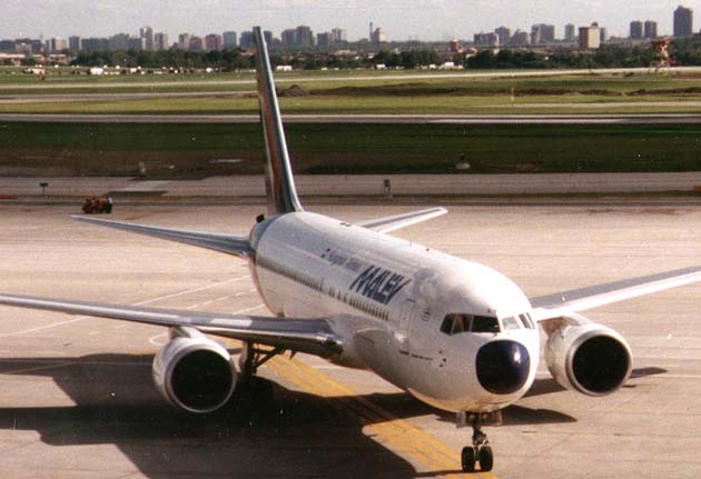 A Malév B-767-ese Torontóban (fotó: AeroNews)
