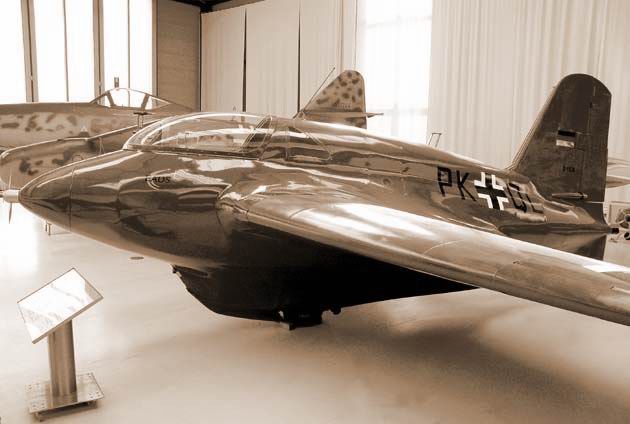 A rekorder Me 163 (mellette egy Me 262)