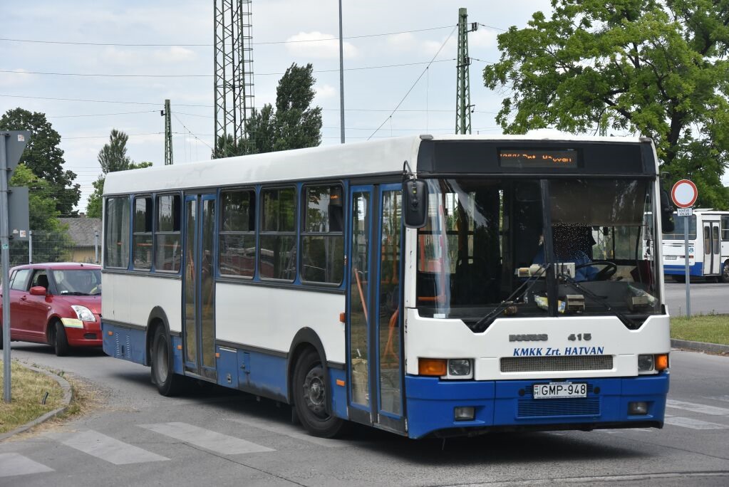 Hosszú évtizedek után ismét vadonatúj városi autóbuszt kap Hatvan. A képen látható 480-as Ikarust már leállították, egy E94-es is erre a sorsra jut