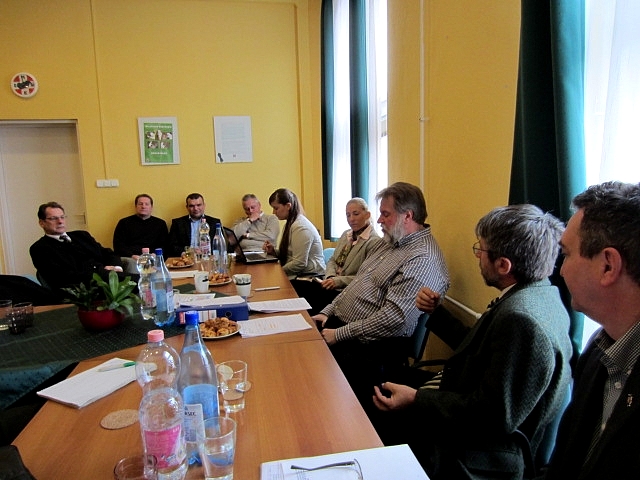 Egy asztalnál a dunai kikötők vezetői (fotó: Magyar Dunai Kikötők Szövetsége)