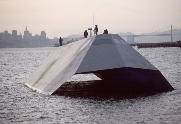 Az amerikai haditengerészet SWATH-építésű felderítő hajója