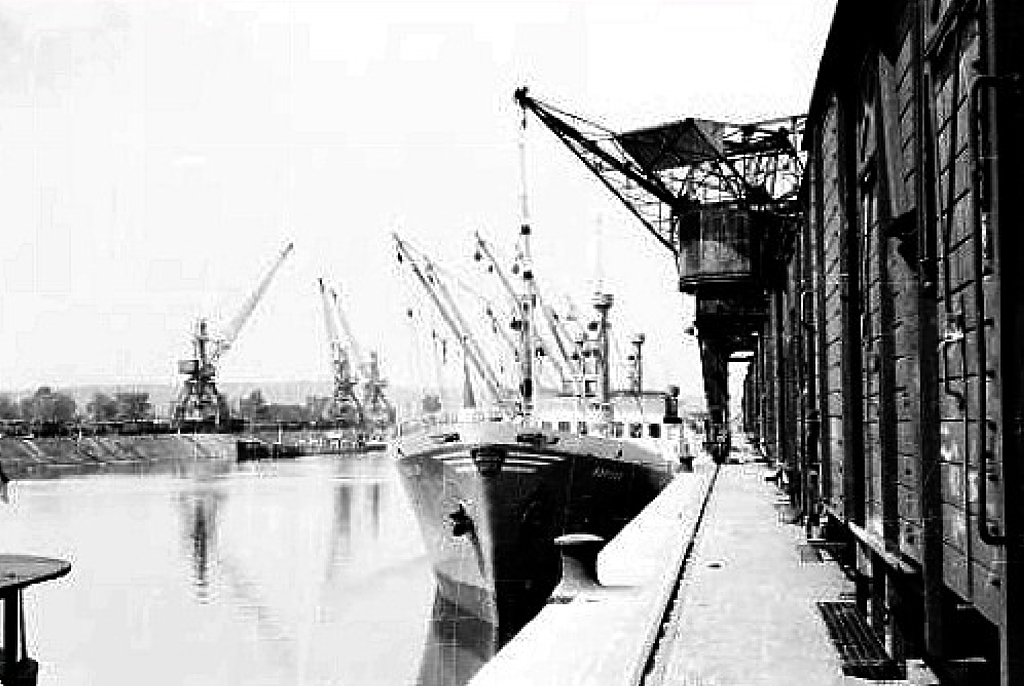A Borsod a Csepeli Szabadkikötőben 1967-ben<br>(fotó: Kálnai Attila)