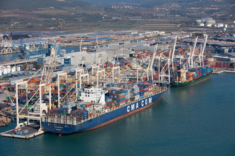 A koperi kikötő egyre nagyobb szerepet tölt be az ausztriai tengeri tranzitteherforgalomban (fotó: www.portsofnapa.com)