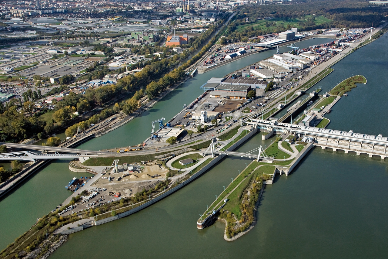 35000 négyzetméterrel bővül tovább a Bécsi Kikötő (Hafen Wien) raktárterülete (fotó: viaonau.org)